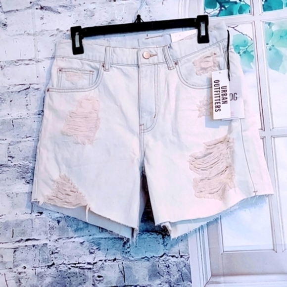 Urban Outfitters Pants - URBAN OUTFITTERS DROPPED WAIST DESTROY SHORTS WOMEN'S SIZE 26